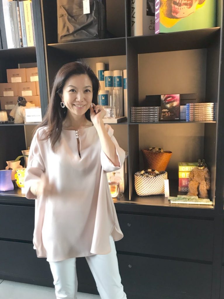 メグパールトップス」で軽やかな春ファッションに♡ | 青木愛 メグパールトップス」で軽やかな春ファッションに♡ | 青木愛
