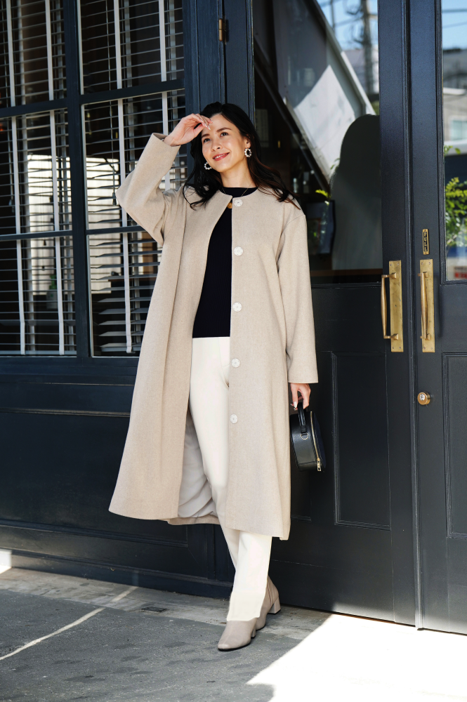 洗練されたシルエットを美しく着こなす“メルロングコート” | official_BLOG