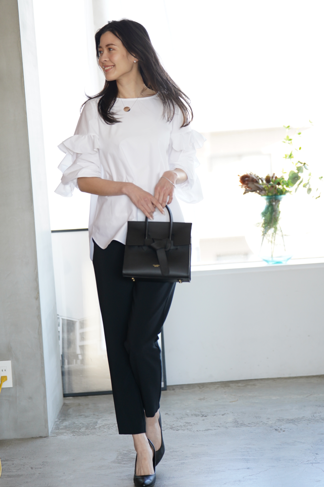 程よい甘さが大人心を鷲掴みする”フリルウェーブブラウス” | official_BLOG