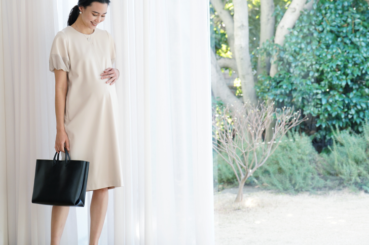 ボリュームスリーブがエレガントな雰囲気を漂わす“シアーランタン  