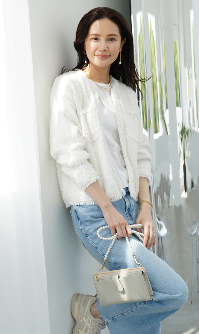 フェイクポケットにメタルボタン付きツイードジャケット白