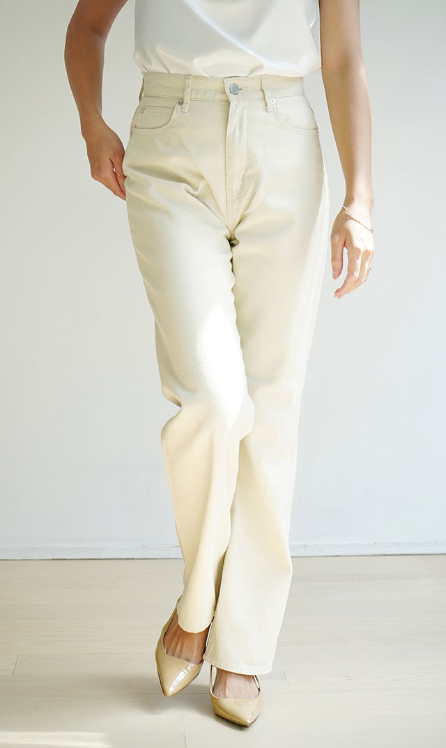 綺麗なストレートラインで女性らしく,上品に穿けるシルエット“CHERIE