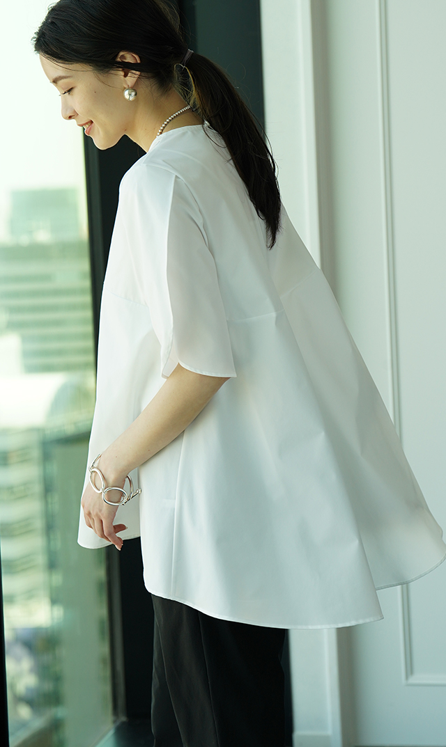ふわっとしたスリーブがトレンドと華やぎを振りまく“チューリップトップス”