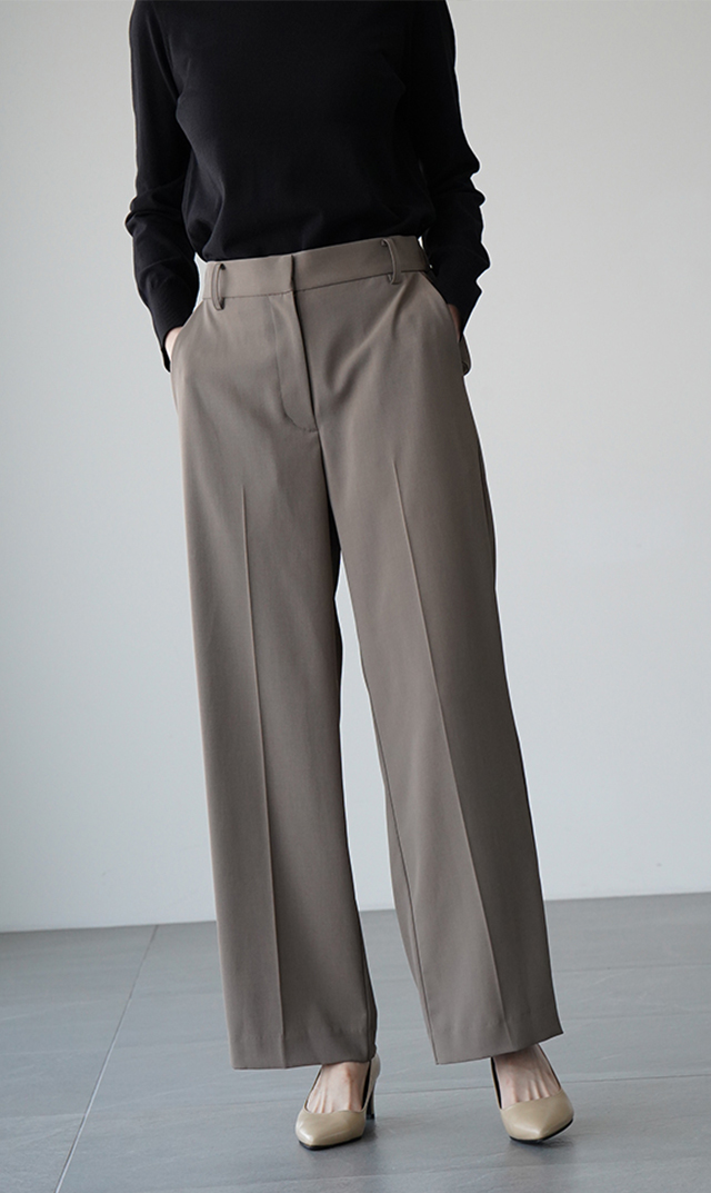 オリーブベージュ